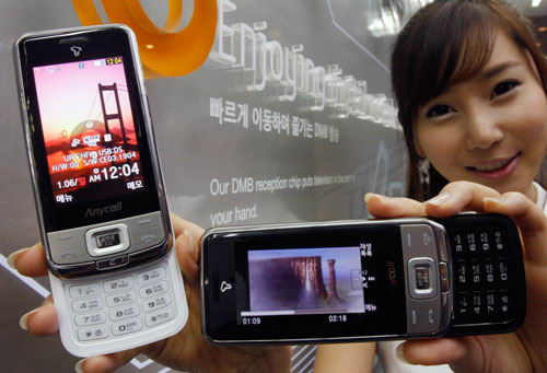 Samsung SCH-B890: ��������� ������� � AMOLED-�������